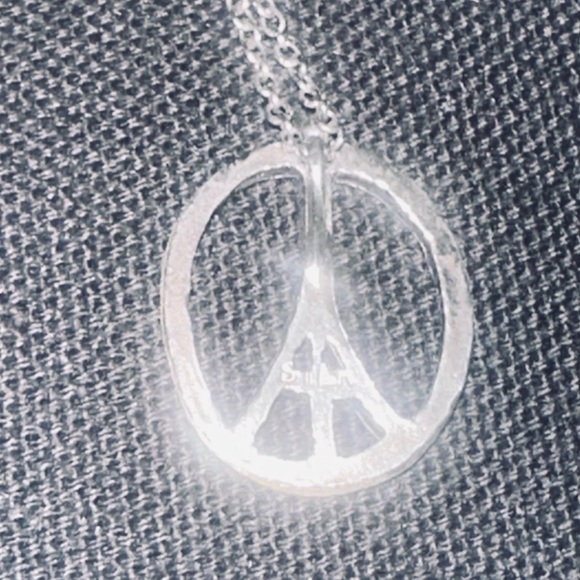 🎁 NWOT Sterling Silver Paris Peace Sign Symbol Necklace New France Adlers - Picture 5 of 5